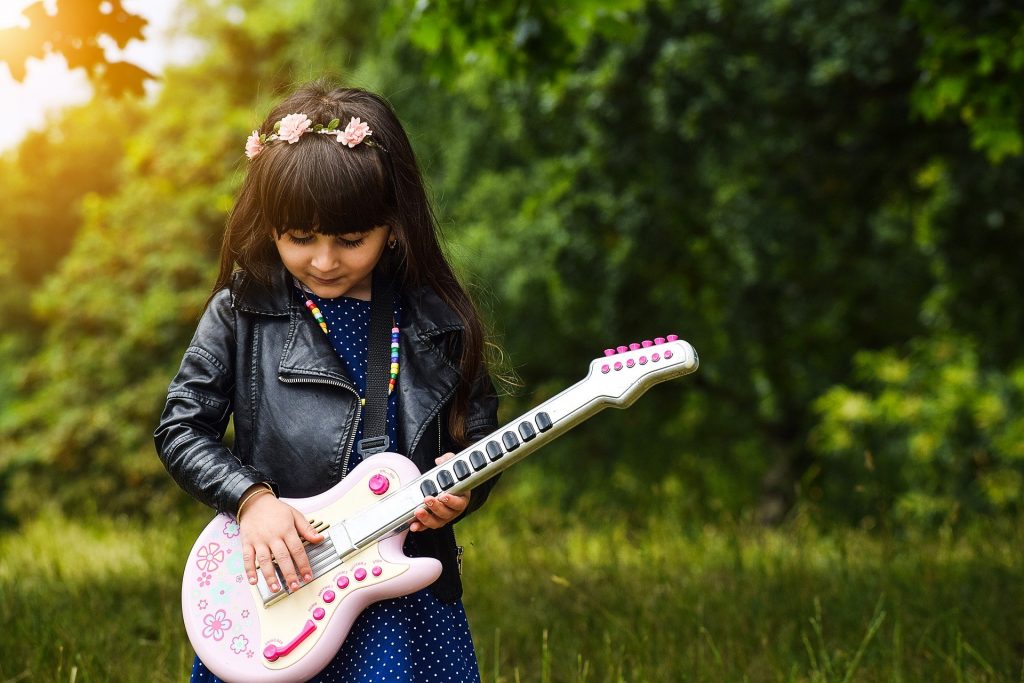 Tips for Choosing the Right Music for Your Kids to Listen to