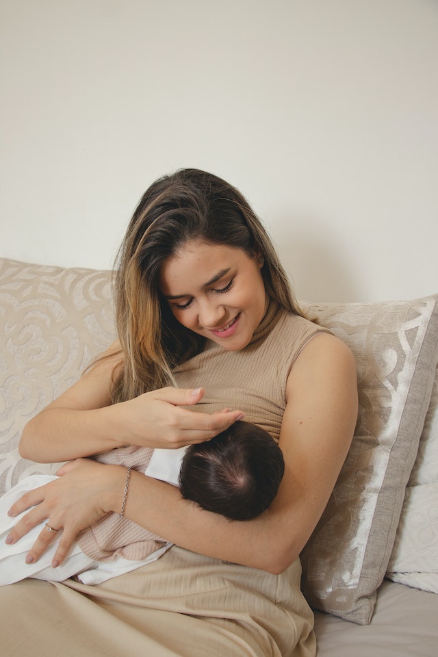 4 Unique Benefits of Breastfeeding Your Child