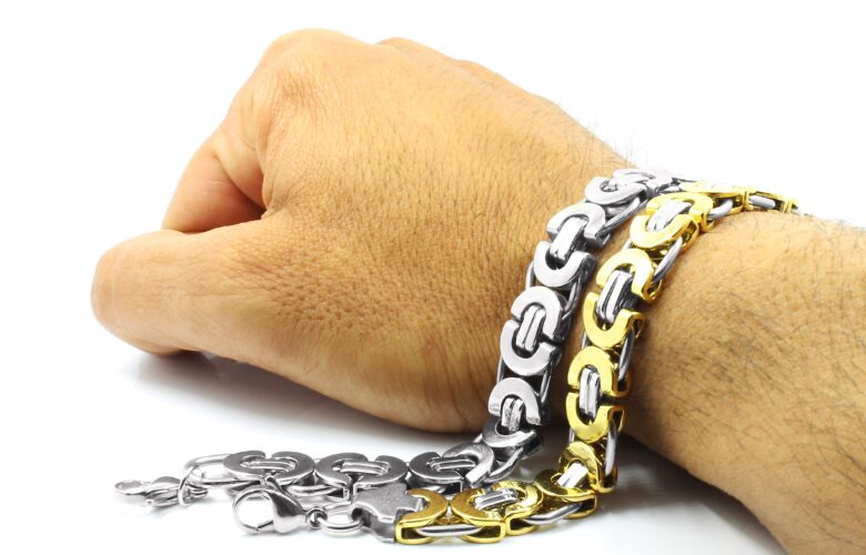 Why Is a Cuban Link Bracelet a Must-Have Accessory?