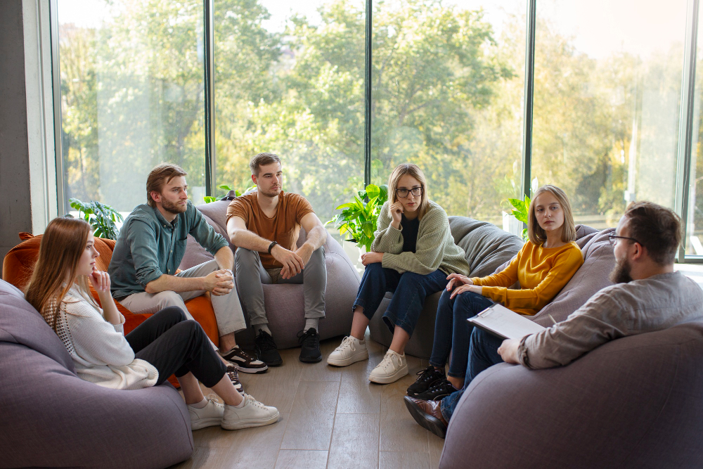 A Connection to Recovery: Navigating the Social Dynamics of Support Groups