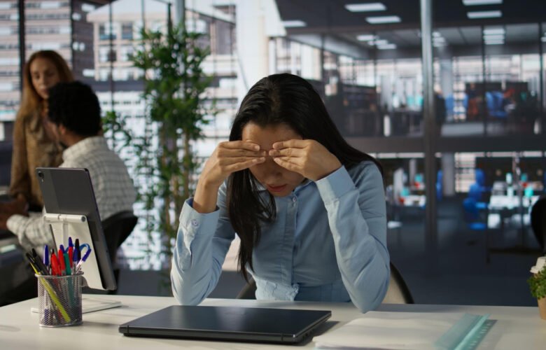 Signs You’re in a Toxic Work Environment & How to Handle It